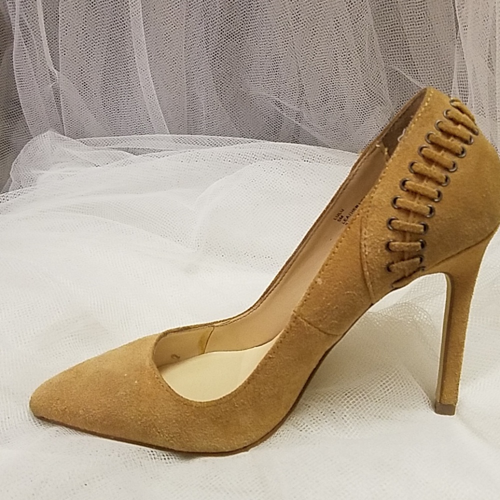 Heels - Picture 4 of 6